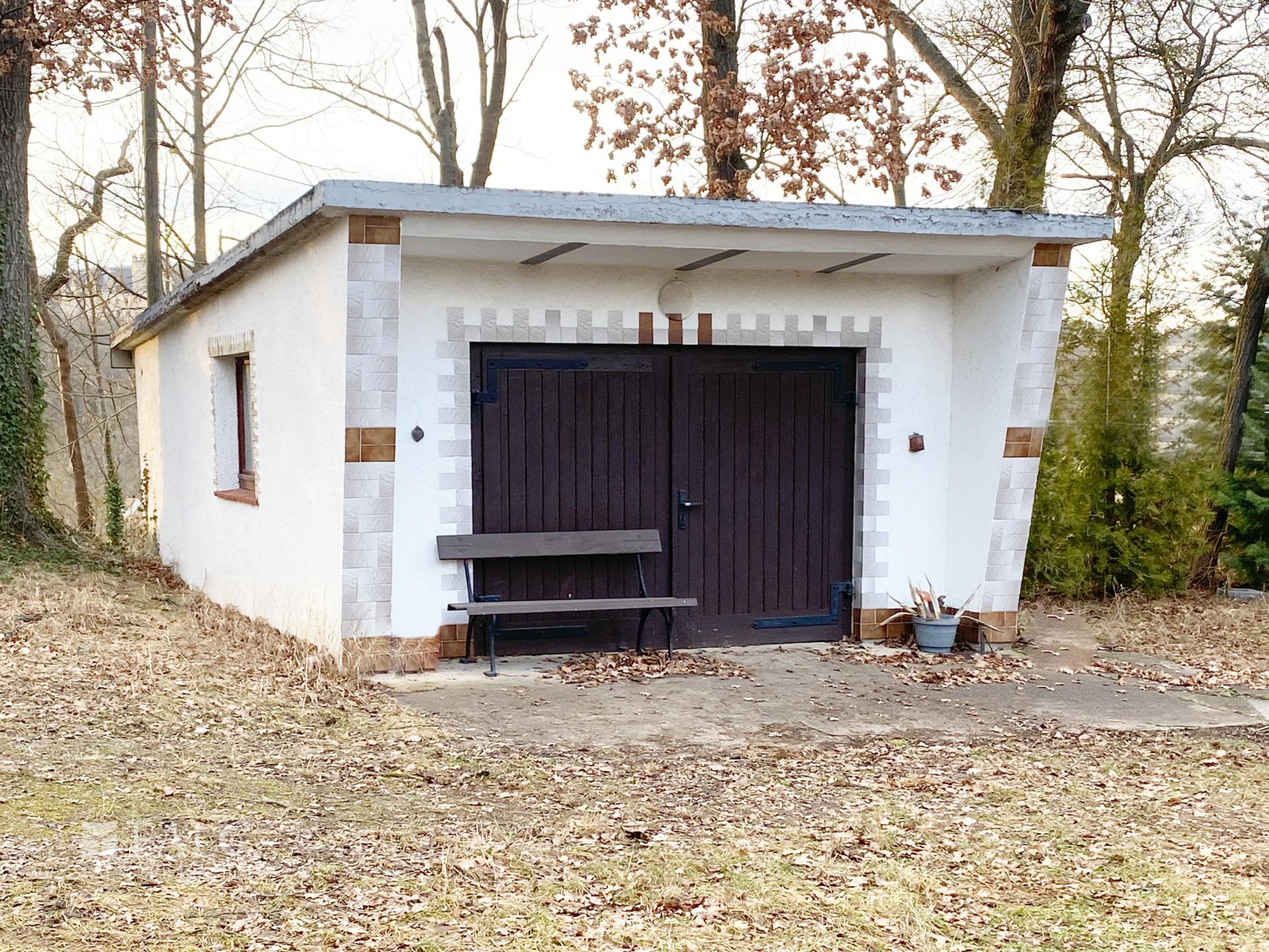 Freistehende Garage